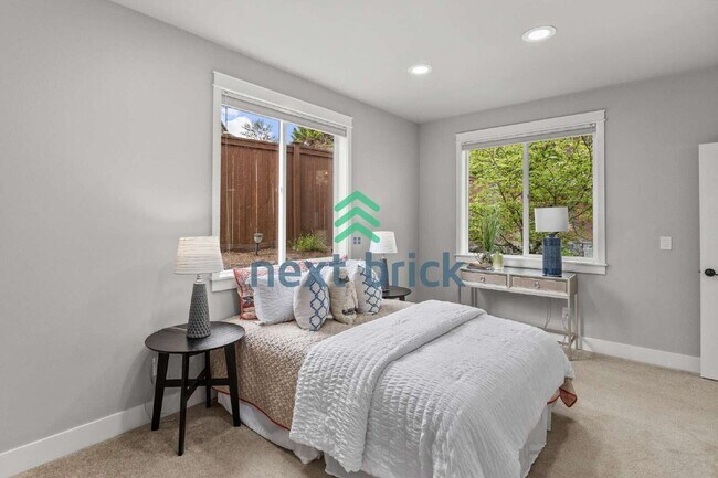 Building Photo - Spacious 4-Bed, 4-Bath Retreat in Sammamish – 3300 Sq Ft of Comfort and Style!