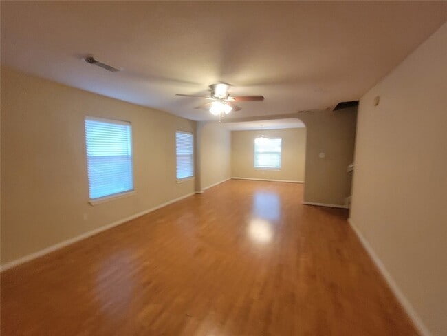 Building Photo - 2414 Gwenfair Dr