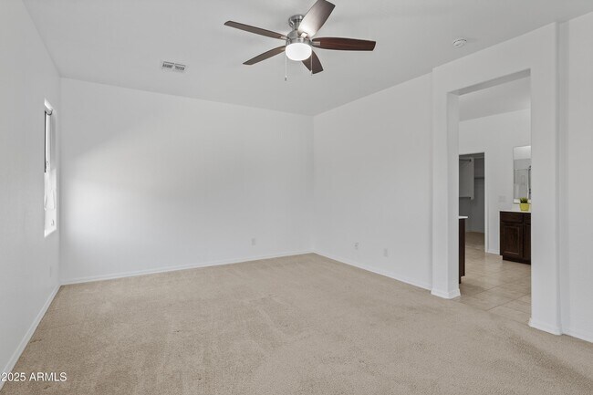 Building Photo - 3664 S Jasmine Dr