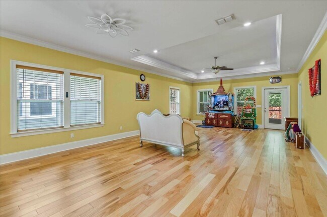 Building Photo - 855 Avery Park Dr