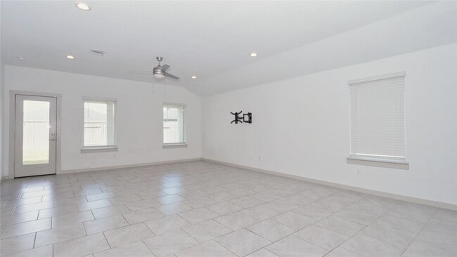 Building Photo - 28910 Yukon River Ct