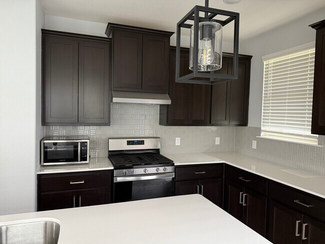 Building Photo - 2021 Deya Dr