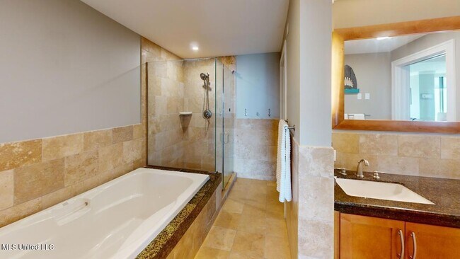 Building Photo - 2060 Beach Blvd