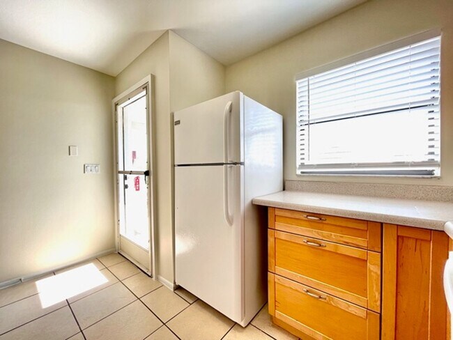 Building Photo - CENTRALLY LOCATED- UPDATED UNFURNISHED ANNUAL RENTAL