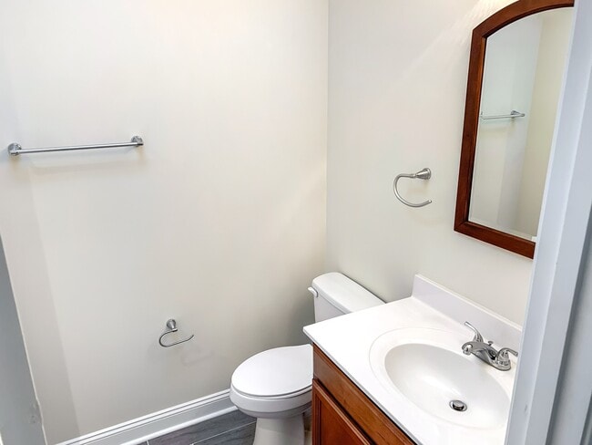Building Photo - 3 Bed/2Bath Open Concept Home in Church Hi...