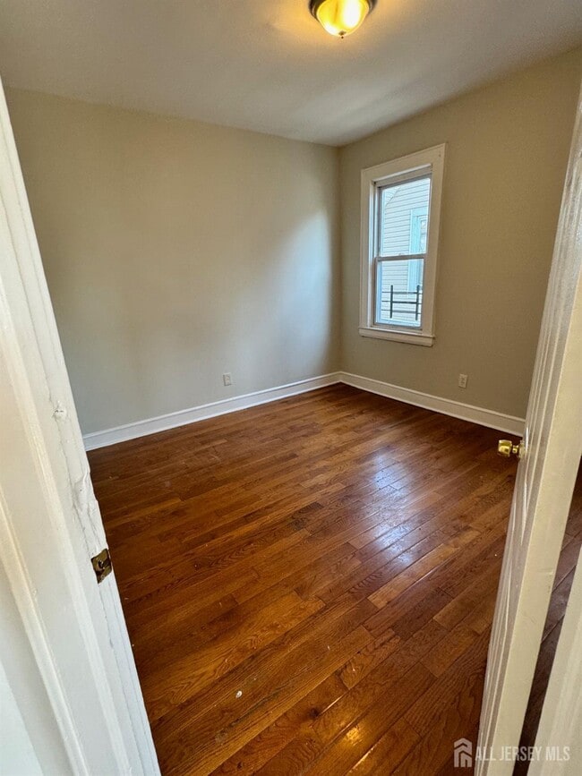 Building Photo - 123 University Pl