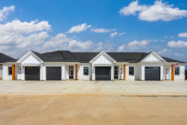 Building Photo - 202 Coco Ln