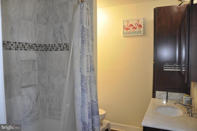 Building Photo - 6022 Basingstoke Ct