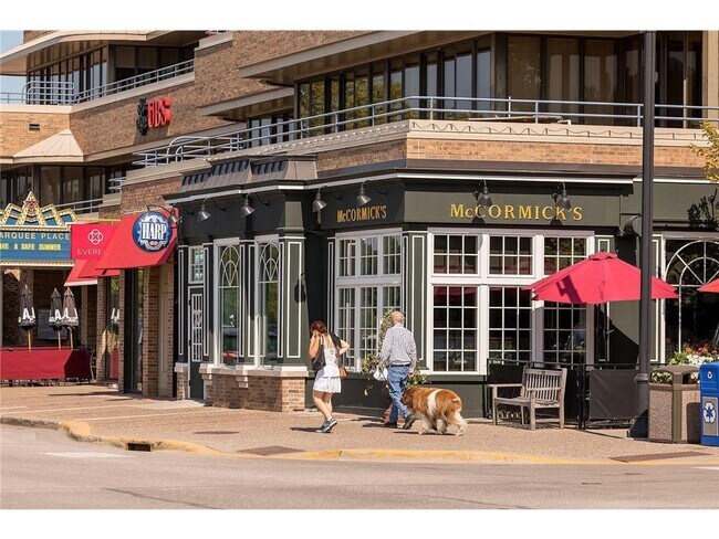 Building Photo - 1042 Circle Dr