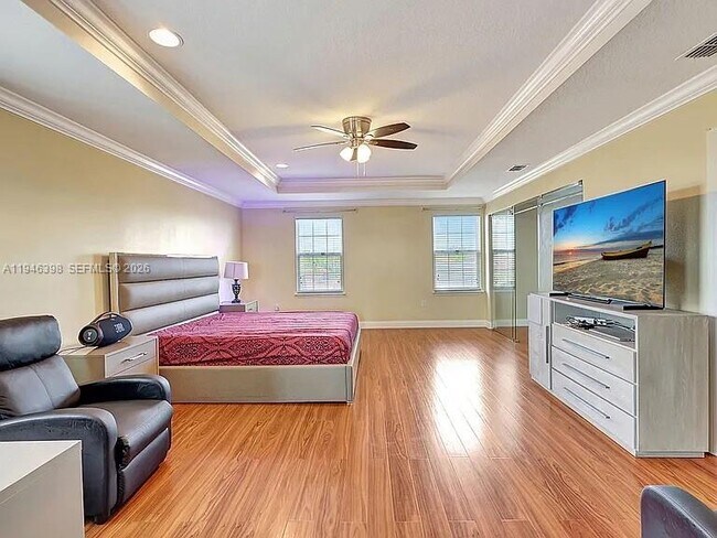 Building Photo - 1018 SW Eckard Ave