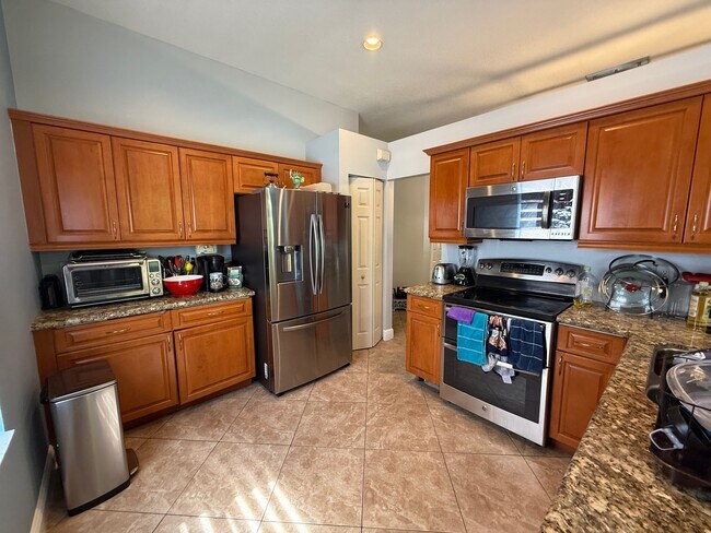 Building Photo - 4227 Sabal Ridge Cir