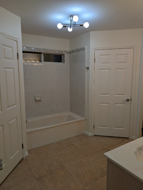 Building Photo - 2305 E 27th St