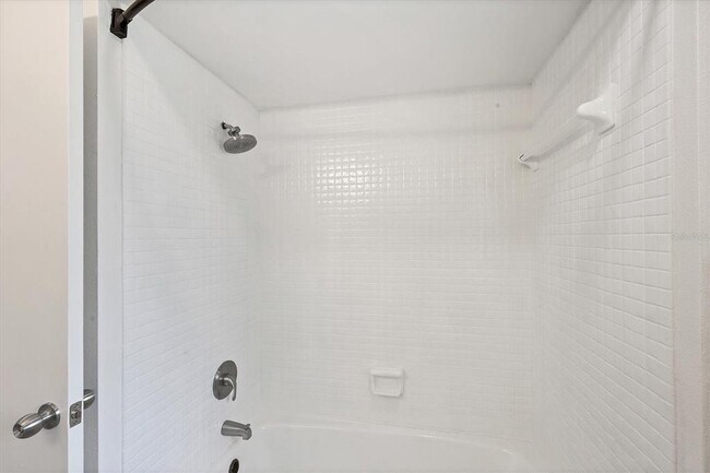 Building Photo - 2460 Whippoorwill Cir