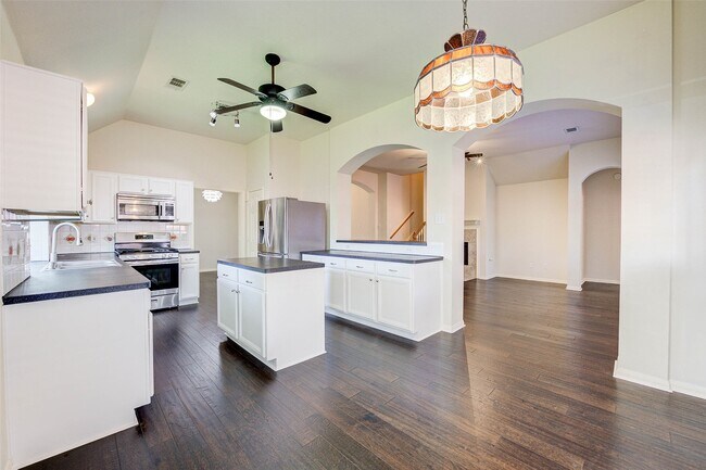 Building Photo - 6543 Horsepen Bayou Dr