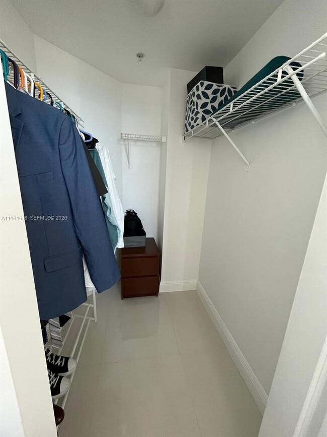 Building Photo - 7910 Harbor Island Dr