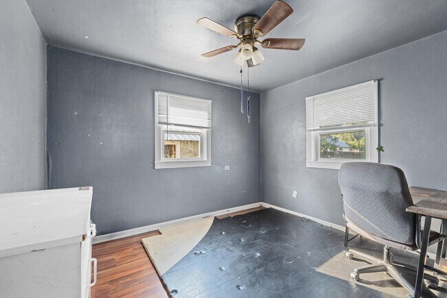 Building Photo - 206 W Jenkins Ave