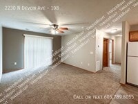 Building Photo - 2230 Devon Ave