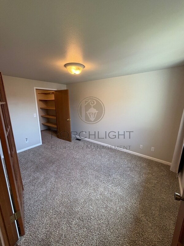 Building Photo - 107 Fairside Dr