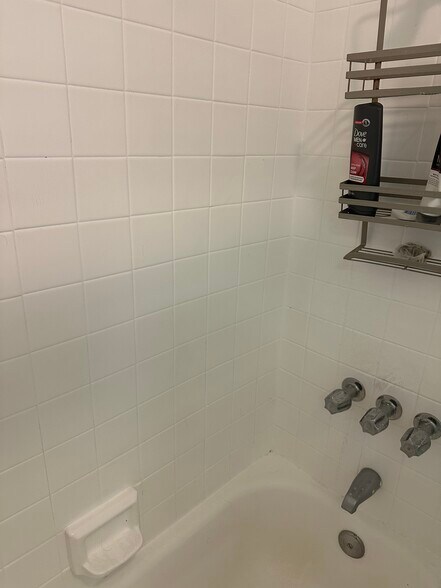 Building Photo - 8540 Summerdale Rd