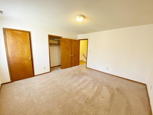 Building Photo - 908 Hearthridge Ct