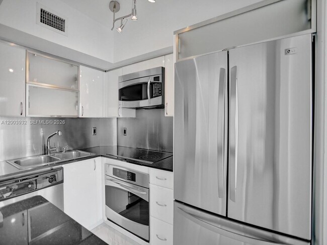 Building Photo - 286 Bal Bay Dr