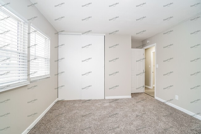 Building Photo - 1121 Gibson Rd