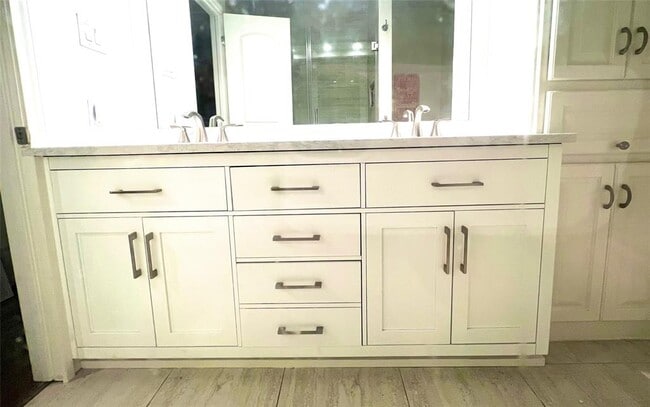 Building Photo - 8810 Mountain Path Cir