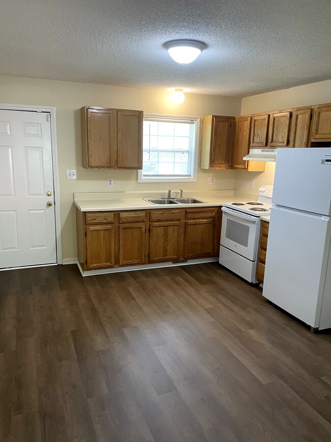 Building Photo - 103 N Whitley St
