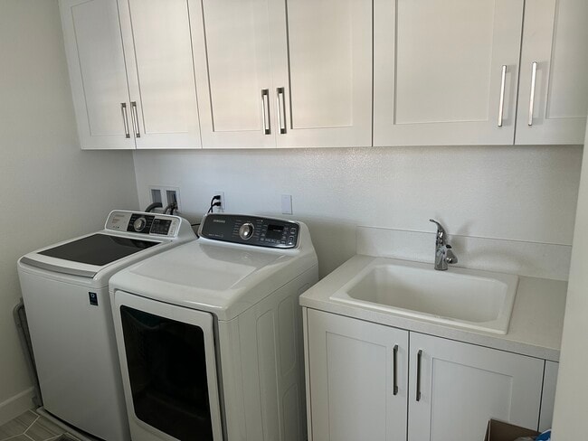 Laundry room - 1272 E Providence Loop