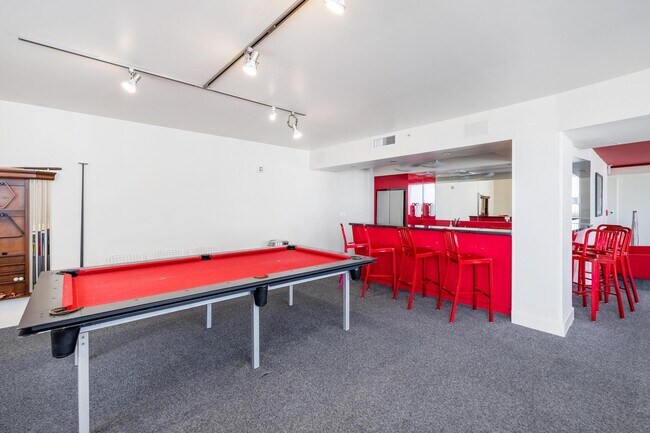 Building Photo - 1551 N Flagler Dr