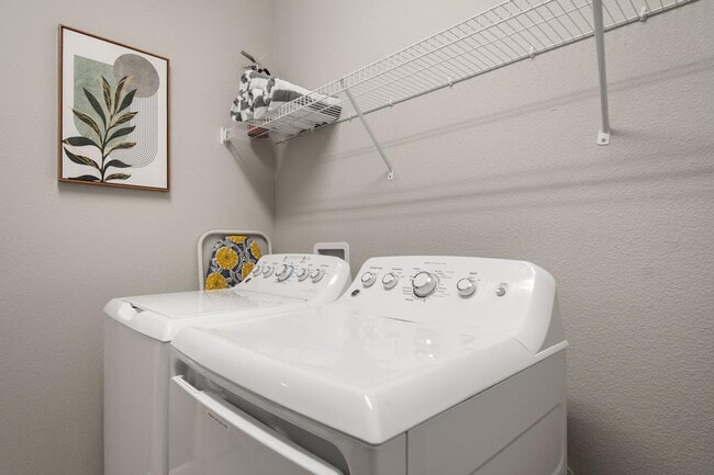 Building Photo - 4761 Kings Castle Cir