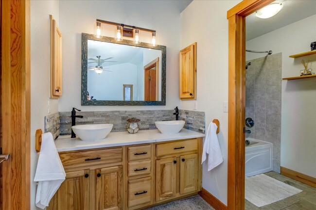 Building Photo - Incredible 5 BD/5 BA Mountain Home in the ...