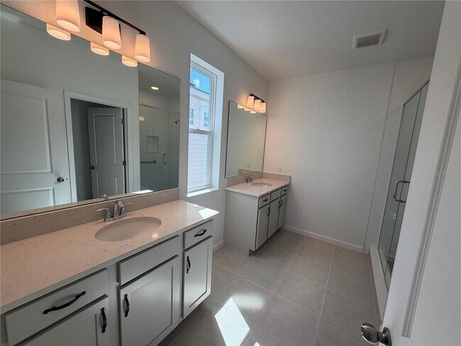 Building Photo - 17334 Beachgrass Aly