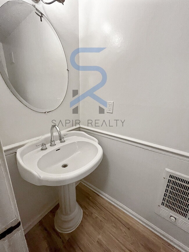 Building Photo - LIMITED-TIME OFFER! Apply today with NO APPLICATION FEE! Terms apply. Call (678) 487-7896, Option...