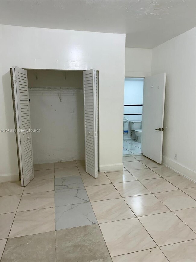 Building Photo - 2282 SW 15th St