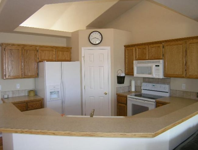 Building Photo - 7447 N Dodgin Ave