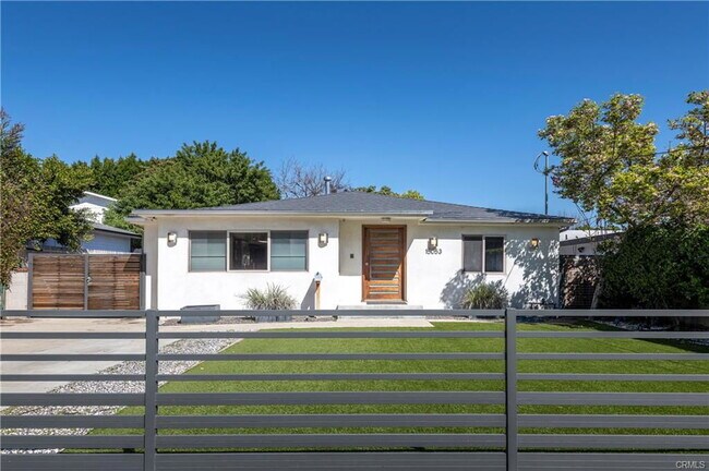 Primary Photo - 15053 Greenleaf St