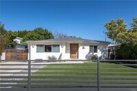 Building Photo - 15053 Greenleaf St