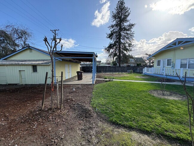 Building Photo - 1424 18th Ave