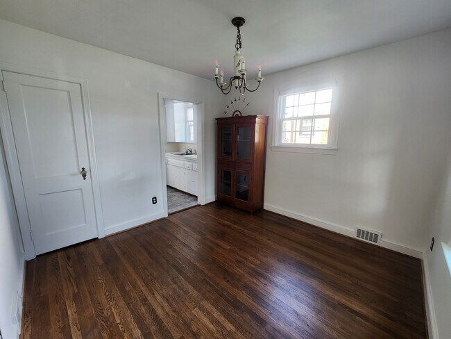 Building Photo - 3609 2nd St S