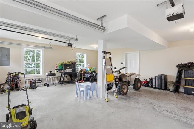 Building Photo - 1617 Tomahawk Trail