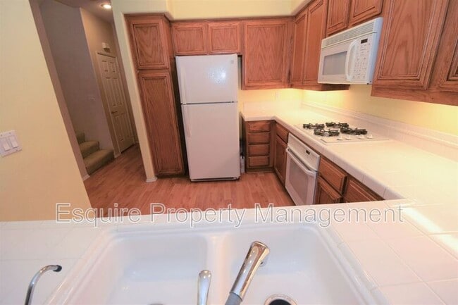 Building Photo - 215 Camino Toluca