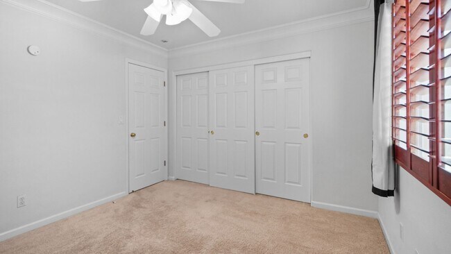 Building Photo - Rolling Hills Beauty! 4 Bedroom 3 Bath