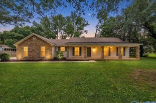 Building Photo - 100 Brass Oak Dr