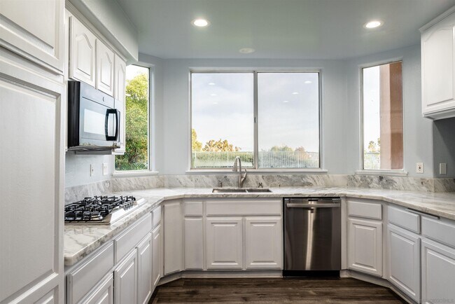 Building Photo - 2930 Doreet Way