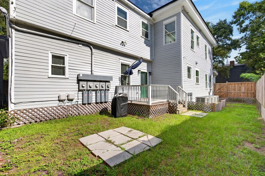 Building Photo - 221 W Duffy St