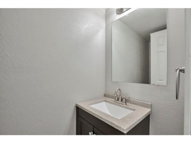 Building Photo - 790 S Patton Ct