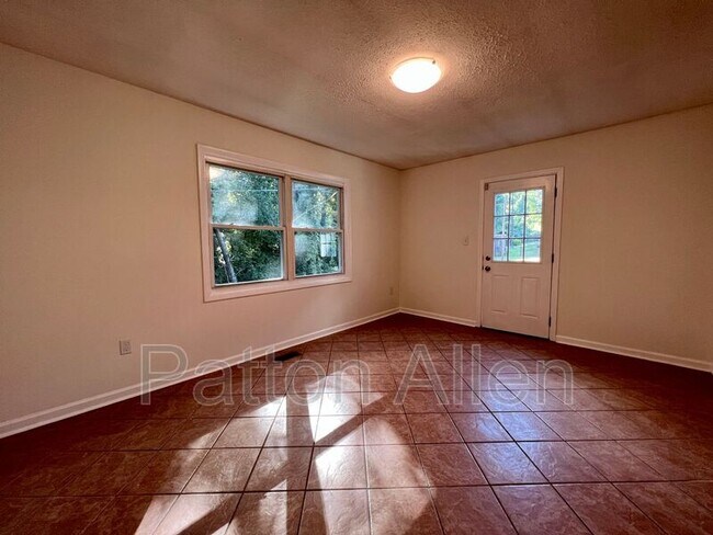 Building Photo - 45 High Meadow Rd