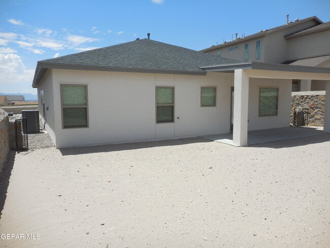 Building Photo - 552 Pne Vly Pl