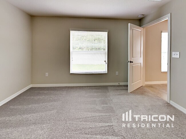 Building Photo - 1748 Broad Winged Hawk Dr